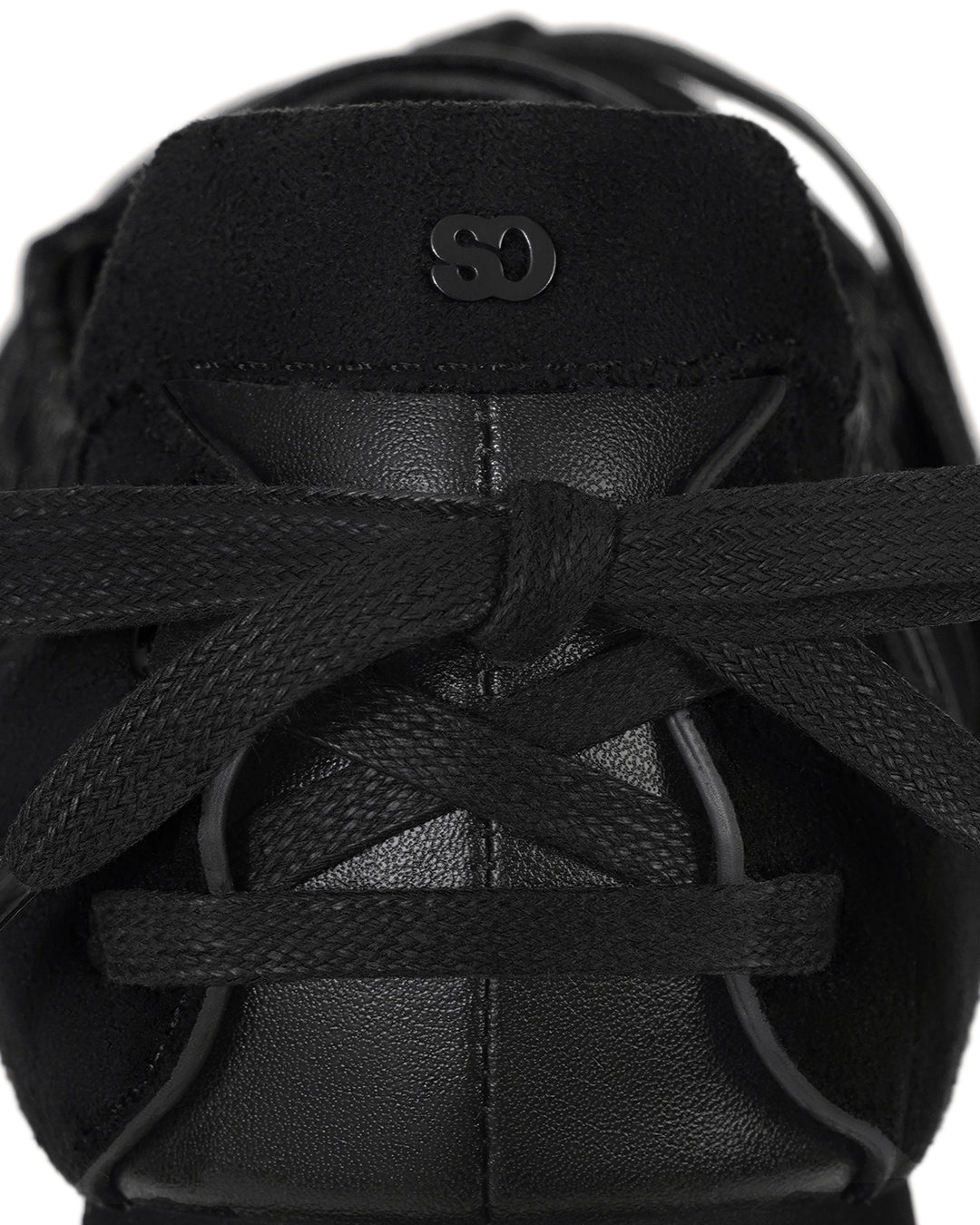Double Tied Sneakers · 雙蝴蝶綁帶休閒運動鞋 / 黑色