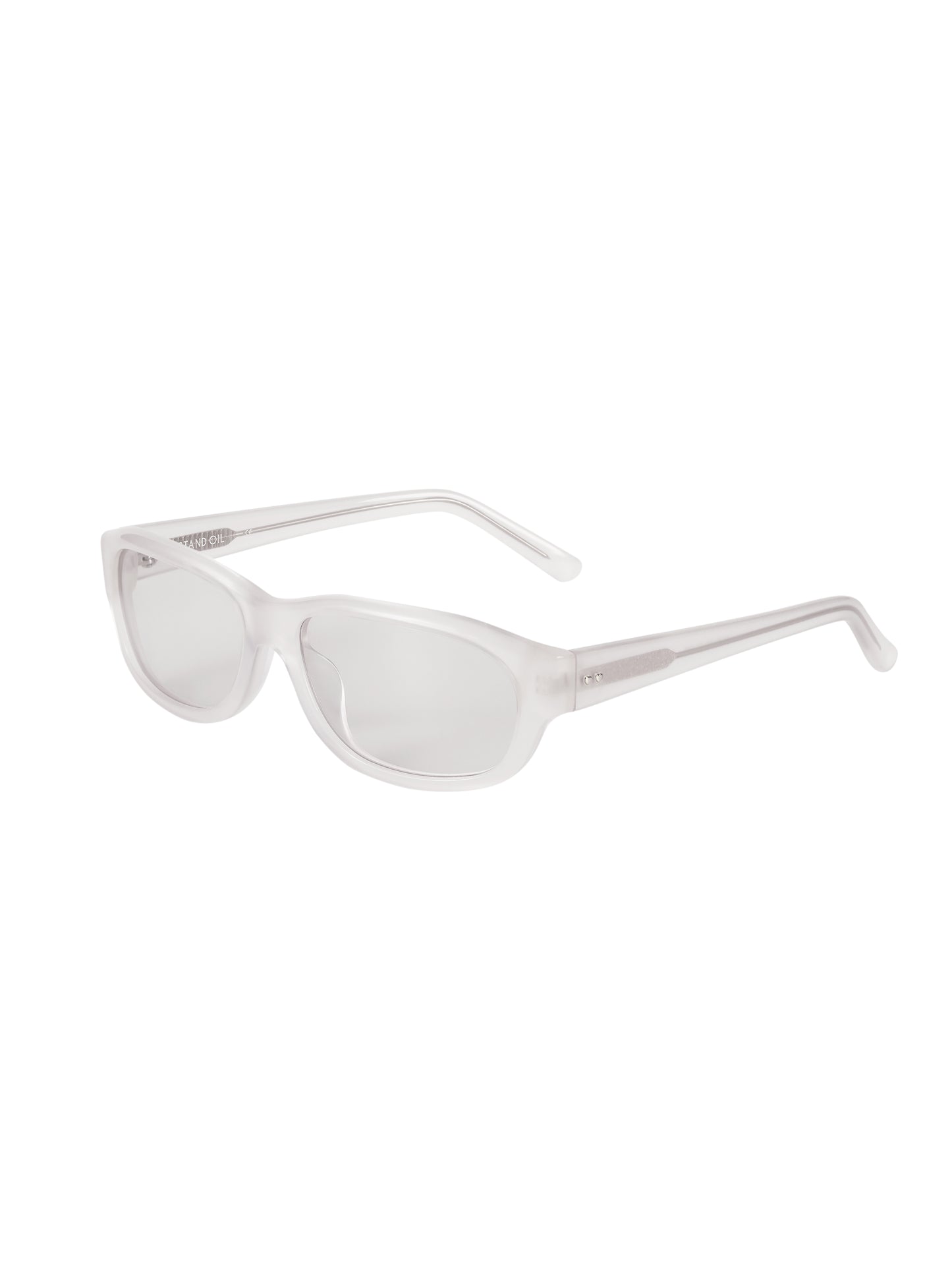Curved Glow Sunglasses · 都會感流光太陽眼鏡 / 奶油白色