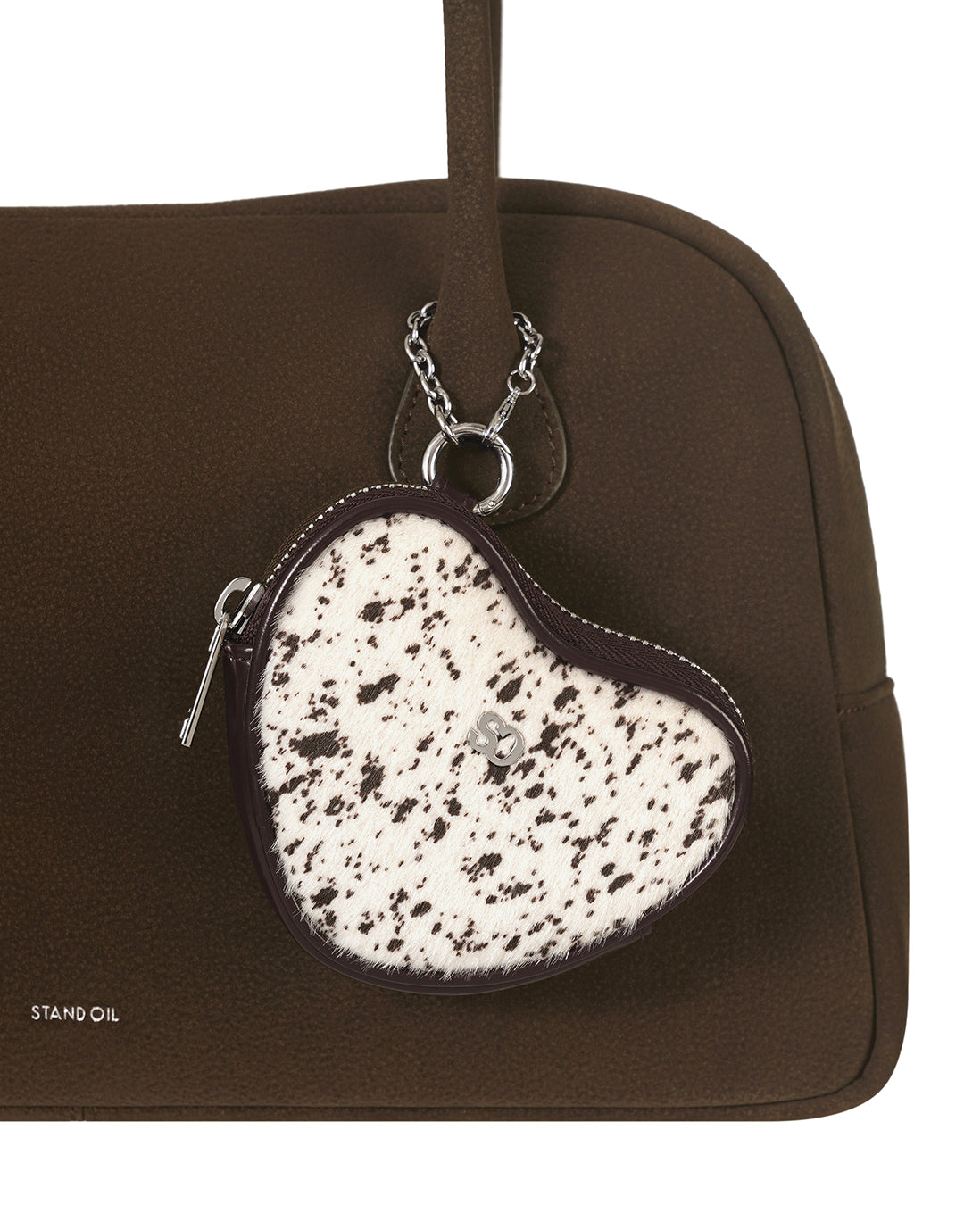 Heart Pods Keyring · 愛心吊飾鑰匙圈 / 毛絨栗棕
