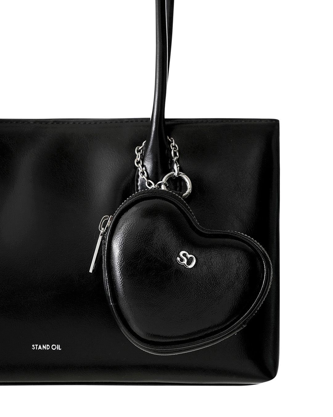 Heart Pods Keyring · 愛心吊飾鑰匙圈 / 黑色